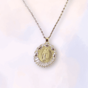 Collar virgen de guadalupe dorado – Devoción y elegancia en cobre inoxidable